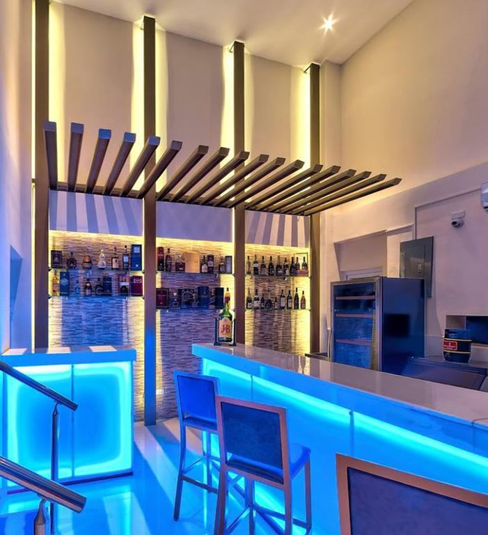 D Circle Hotel Manilla Buitenkant foto
