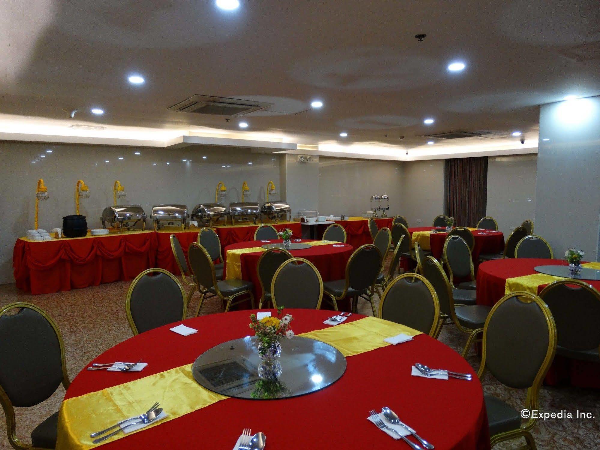D Circle Hotel Manilla Buitenkant foto