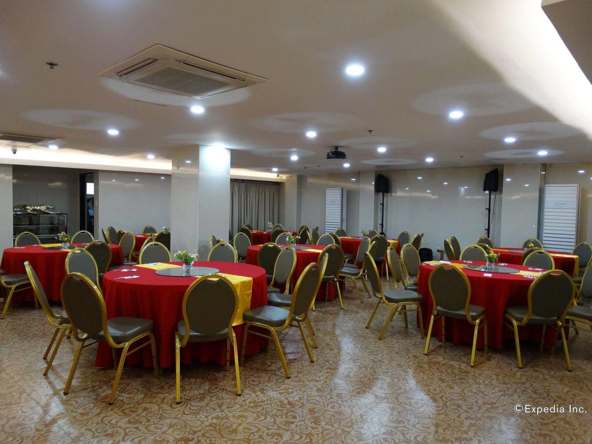 D Circle Hotel Manilla Buitenkant foto