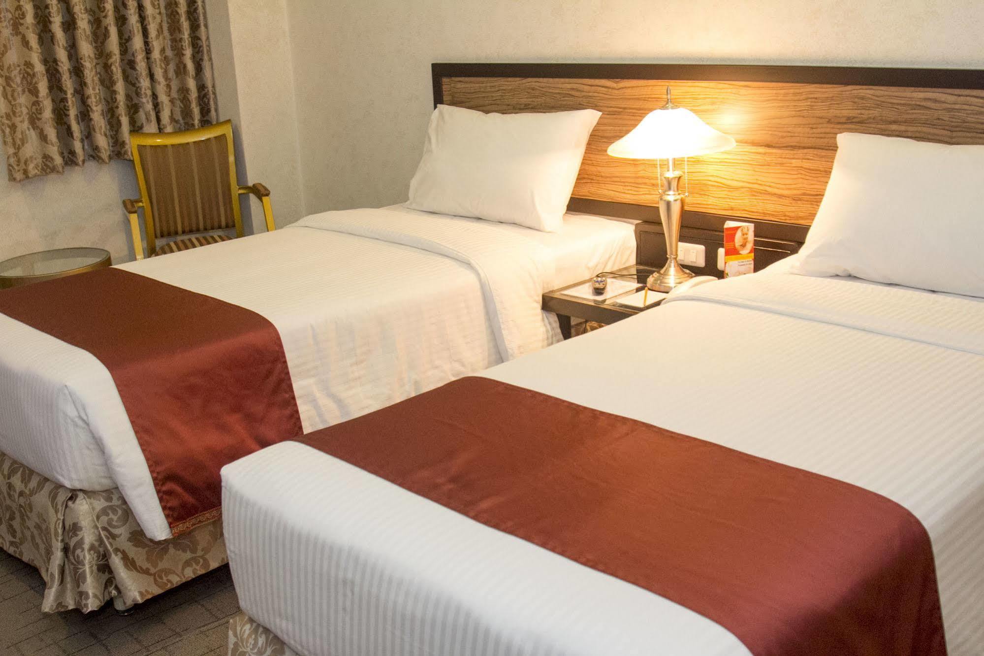 D Circle Hotel Manilla Buitenkant foto