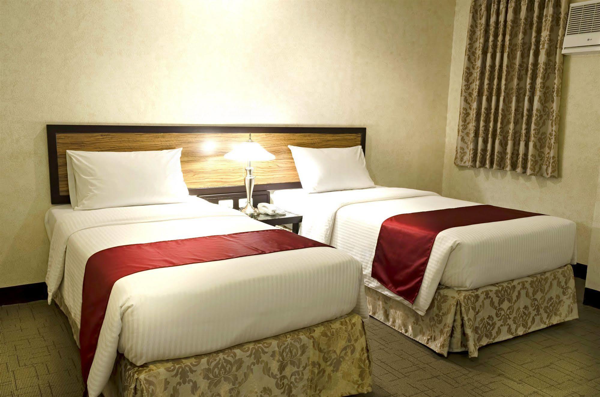 D Circle Hotel Manilla Buitenkant foto
