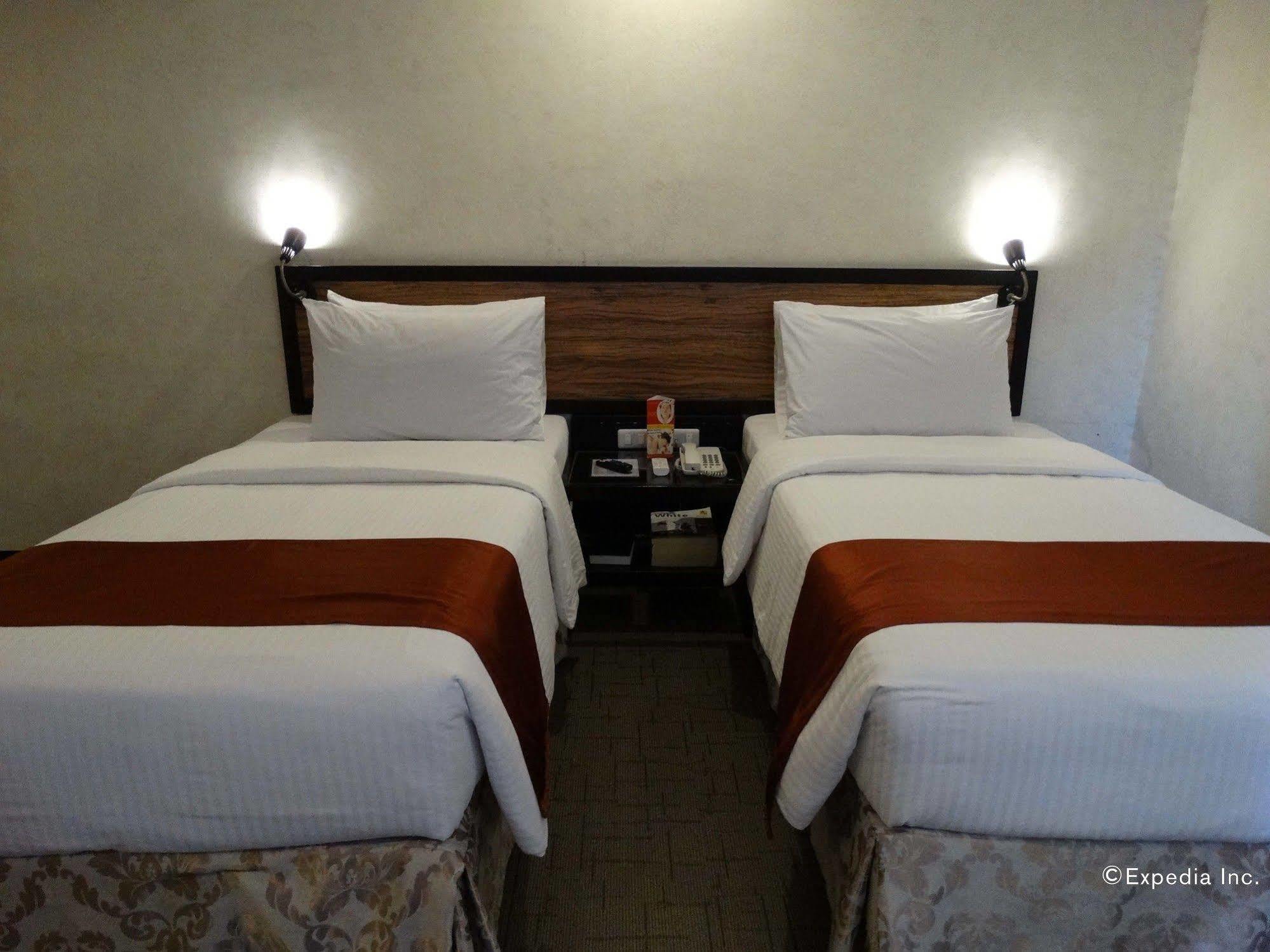 D Circle Hotel Manilla Buitenkant foto