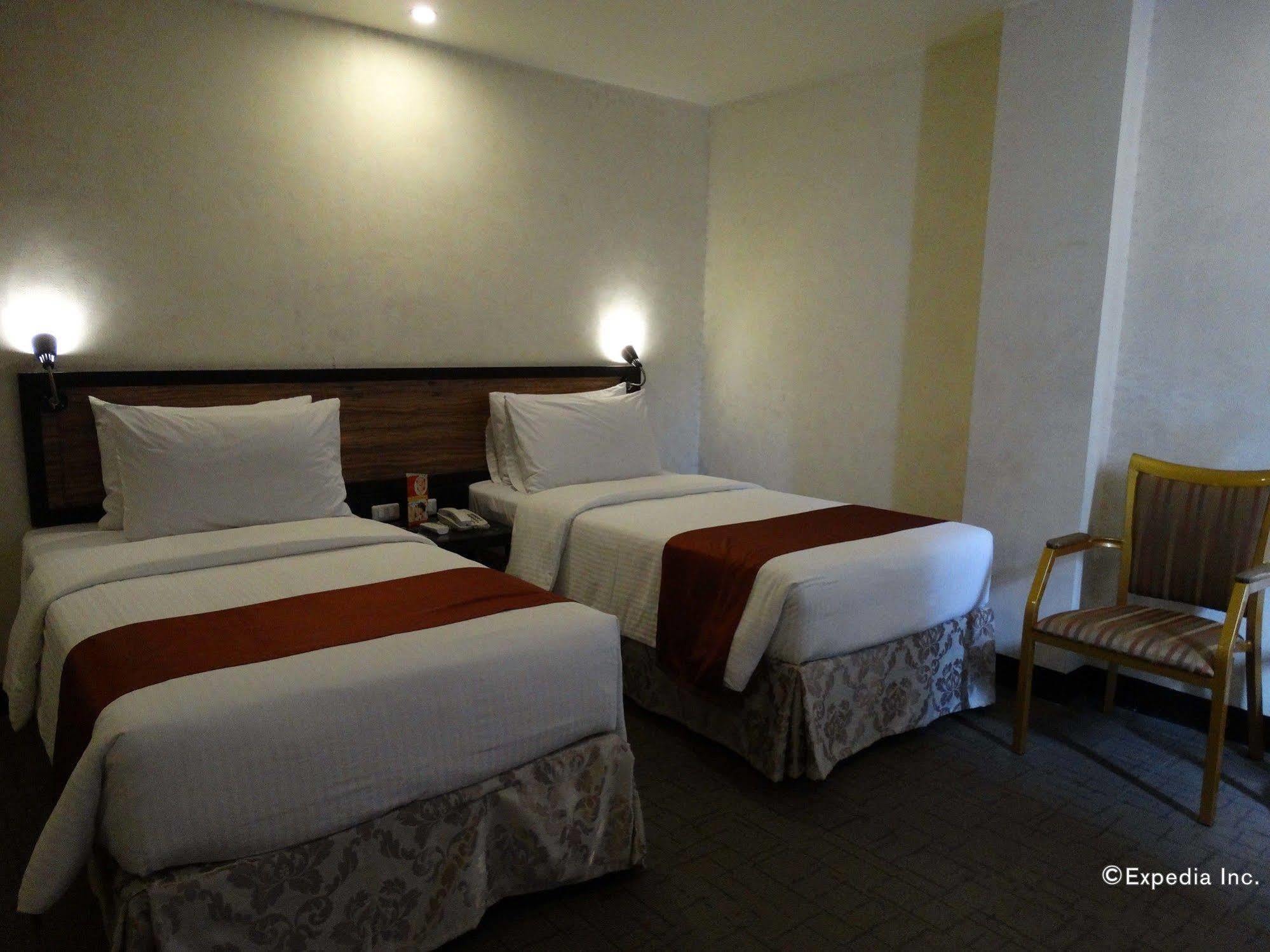D Circle Hotel Manilla Buitenkant foto