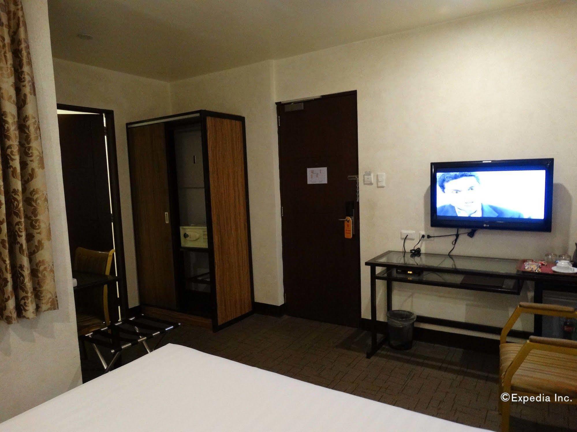 D Circle Hotel Manilla Buitenkant foto