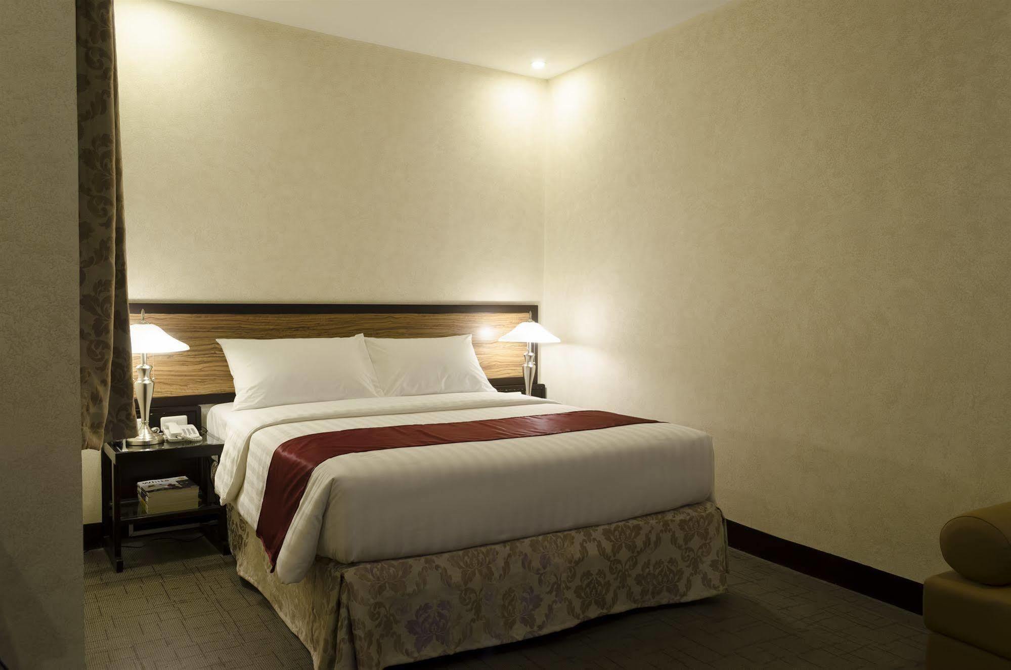 D Circle Hotel Manilla Buitenkant foto